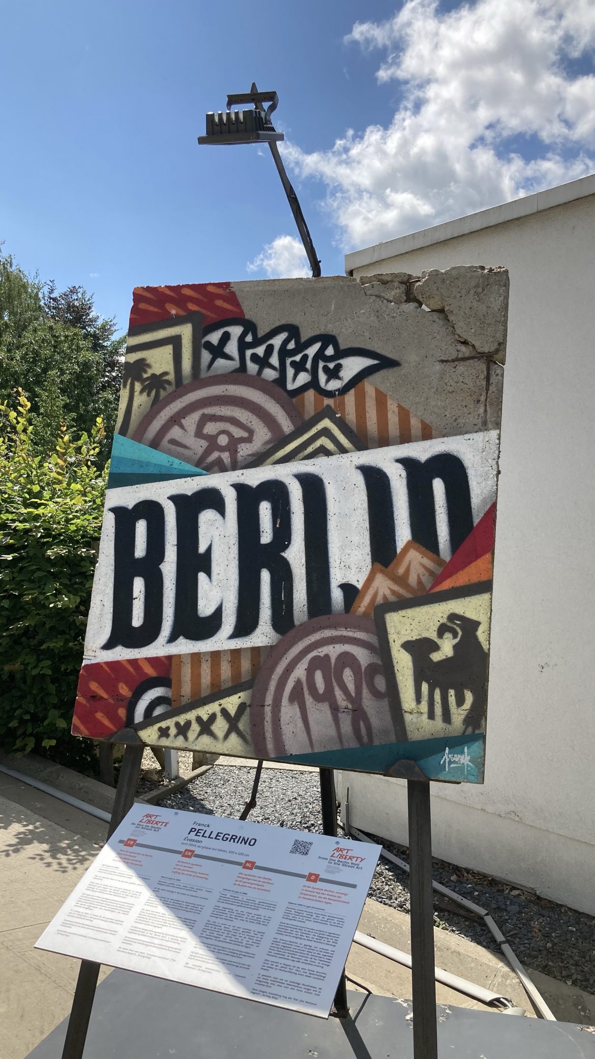 From the Berlin wall to street art classicmotorcycle.be